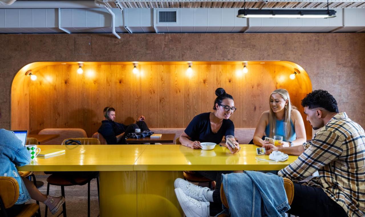 Lylo Auckland Hotel 외부 사진 Students studying at the University of New South Wales